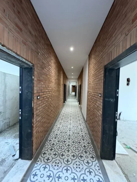 Tirane, shitet , 50.500 € 