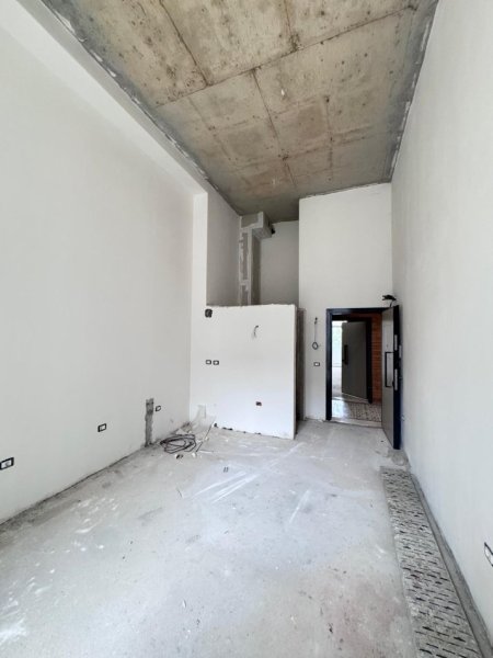 Tirane, shitet , 50.500 € 