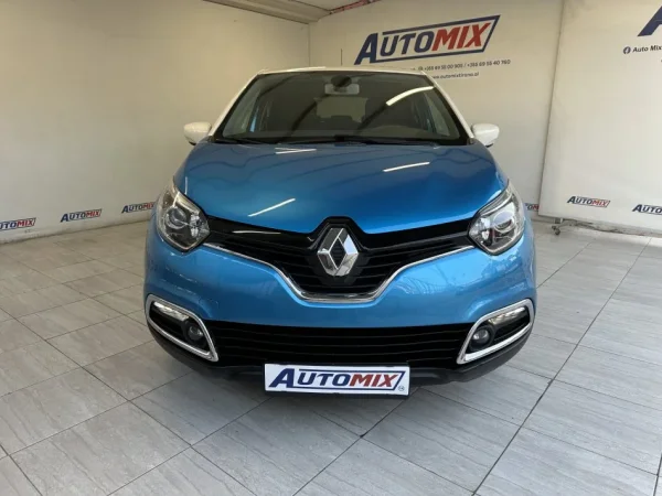 Tirane, shes makine RENAULT CAPTUR Nafte, blu e hapur automatik Klima 181.000 km 10.500 €