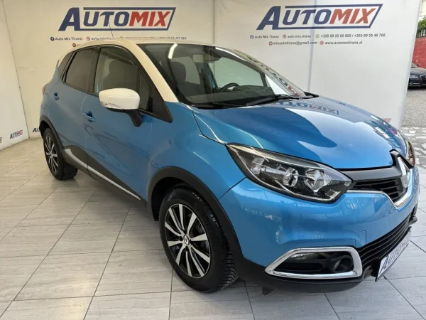 Tirane, shes makine RENAULT CAPTUR Nafte, blu e hapur automatik Klima 181.000 km 10.500 €