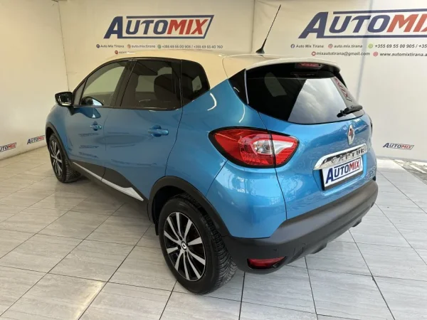 Tirane, shes makine RENAULT CAPTUR Nafte, blu e hapur automatik Klima 181.000 km 10.500 €