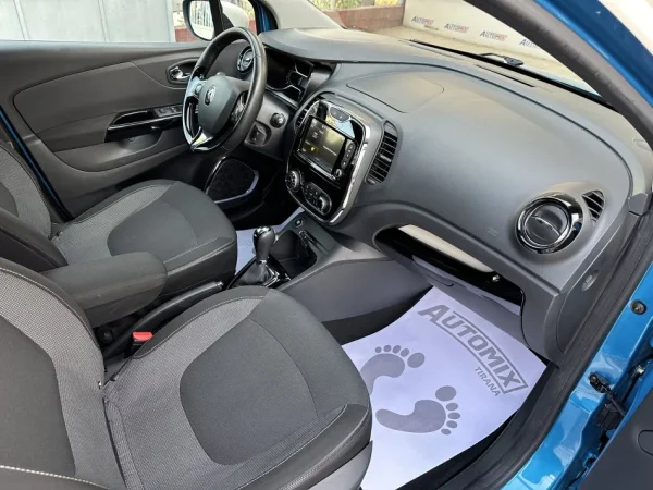 Tirane, shes makine RENAULT CAPTUR Nafte, blu e hapur automatik Klima 181.000 km 10.500 €