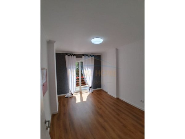 Shitje, Apartament 2+1+2, në Liqeni i Thate, Tiranë. AREA41923