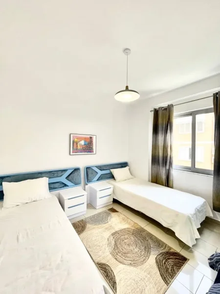 Tirane, jepet me qera 2+1+Ballkon , 600 € 