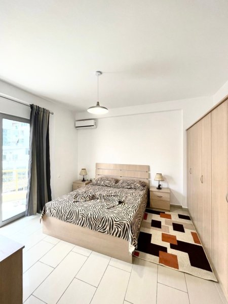 Tirane, jepet me qera 2+1+Ballkon , 600 € 