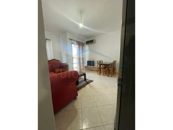 Tirane, jepet me qera apartament 1+1 Kati 3, 57 m² 300 € (Fresk)