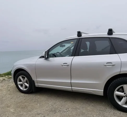Durres, jap me qera makine Audi Q5 Benzin+Gaz, gri metalizato automatik Kondicioner 210.000 km 40 €