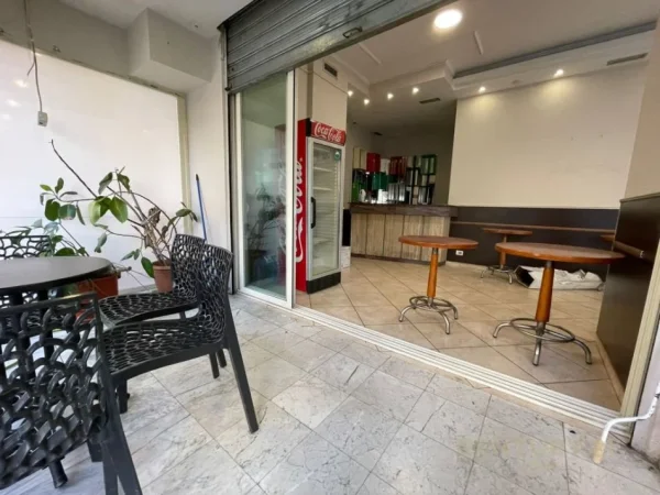 Tirane, jepet me qera lokal Kati 0, 50 m² 400 € (Riza Ceroca)