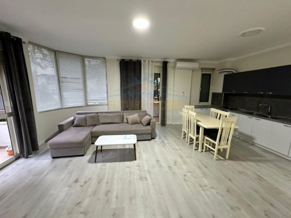 Tirane, jepet me qera apartament 1+1 Kati 2, 85 m² 550 € (Liqeni i Thatë)