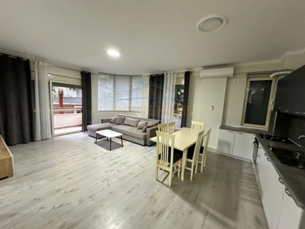 Tirane, jepet me qera apartament 1+1 Kati 2, 85 m² 550 € (Liqeni i Thatë)