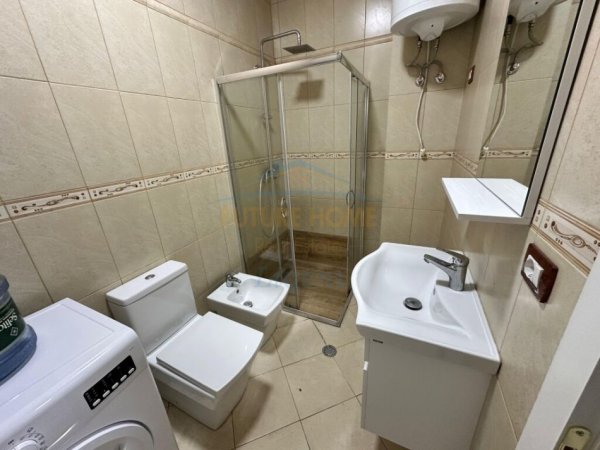 Tirane, jepet me qera apartament 1+1 Kati 2, 85 m² 550 € (Liqeni i Thatë)