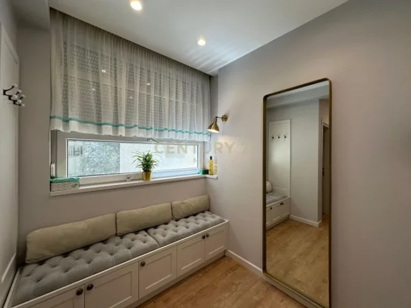 Tirane, jepet me qera apartament 2+1 Kati 2, 100 m² 1.350 € (liqeni i thate)