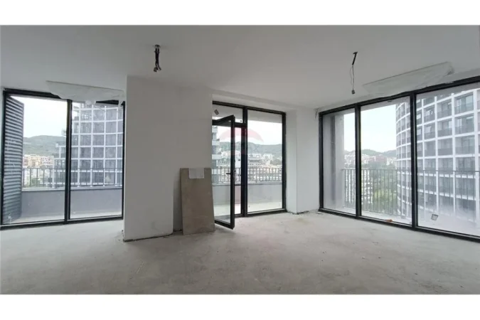 Tirane, jepet me qera zyre Kati 7, 177 m² 1.500 € ("Lakeview Residences"Liqeni i Tiranes)