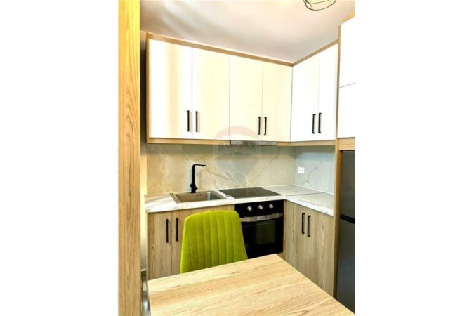 Tirane, jepet me qera garsonier 1+1 Kati 4, 44 m² 530 € (Komuna e Parisit)