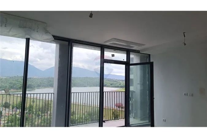 Tirane, jepet me qera zyre Kati 7, 124 m² 1.200 € (Liqeni Artificial)