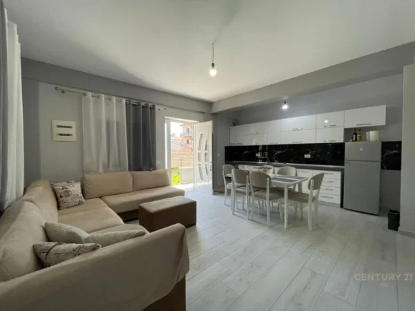 Tirane, jepet me qera Vile 1+1 , 90 m² 500 € (5 Maji)