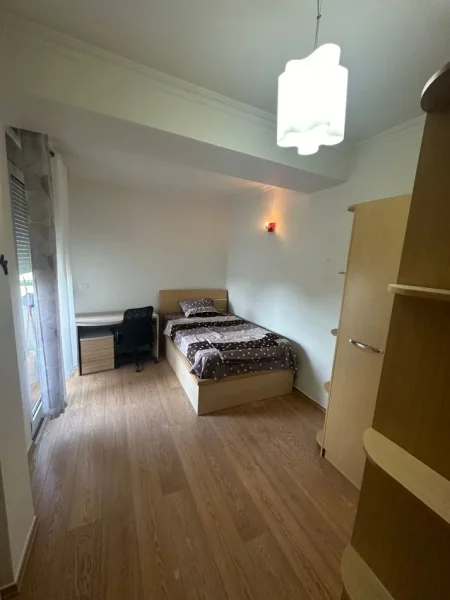 jepet me qera apartament 3+1+Aneks+Ballkon Kati 4, 166 m² 1.100 € (RRUGA E DIBRES)