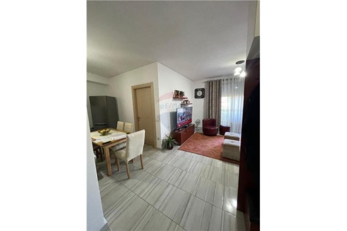 Tirane, shitet 1+1+Ballkon Kati 3, 79 m² 129.000 € (Konferenca e Pezes)