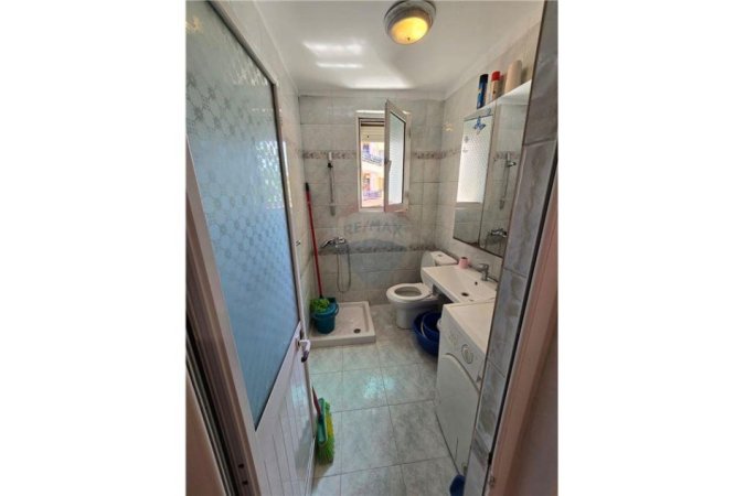Tirane, shitet 1+1 Kati 3, 50 m² 88.000 € (APARTAMENT NE SHITJE 1+1 NE XHAMLLIK)