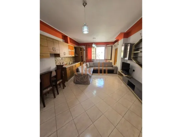 Tirane, shitet apartament 3+1 Kati 5, 141 m² 165.000 € 