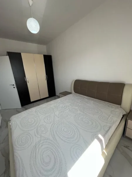 Tirane, jepet me qera apartament 2+1 Kati 5, 85 m² 450 € (Bulevardi Migjeni)