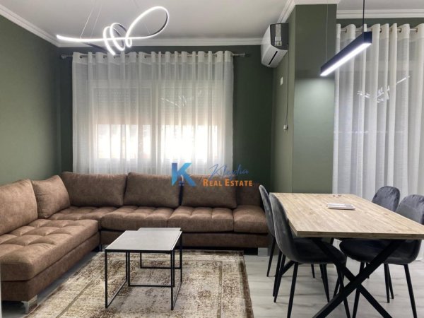 Tirane, jap me qera apartament 1+1+Ballkon Kati 6, 70 m² 450 € (Don Bosko)