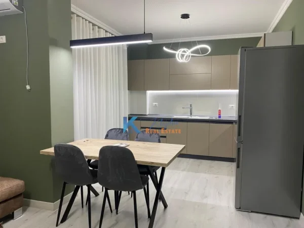 Tirane, jap me qera apartament 1+1+Ballkon Kati 6, 70 m² 450 € (Don Bosko)