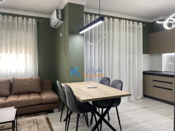Tirane, jap me qera apartament 1+1+Ballkon Kati 6, 70 m² 450 € (Don Bosko)