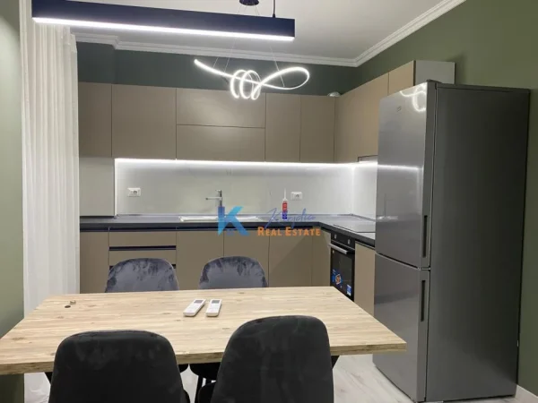 Tirane, jap me qera apartament 1+1+Ballkon Kati 6, 70 m² 450 € (Don Bosko)