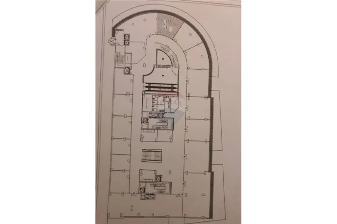 Shqiperi, shitet Kati 0, 54 m² 240.000 € (Piramida e Tiranes, Qender)