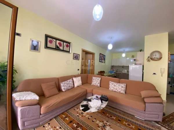Tirane, shitet apartament 3+1+Ballkon Kati 3, 130 m² 143.000 € (Prane Thesarit, Fresk)