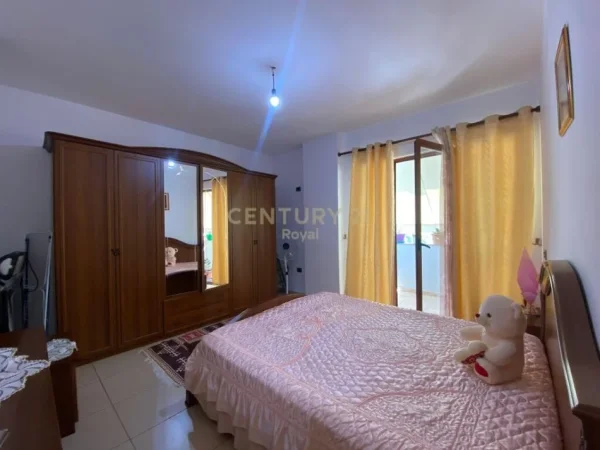 Tirane, shitet apartament 3+1+Ballkon Kati 3, 130 m² 143.000 € (Prane Thesarit, Fresk)