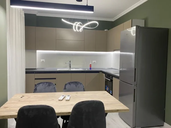 Tirane, jepet me qera apartament 1+1+Ballkon Kati 6, 65 m² 450 € (Don bosko prane supermarket spar)