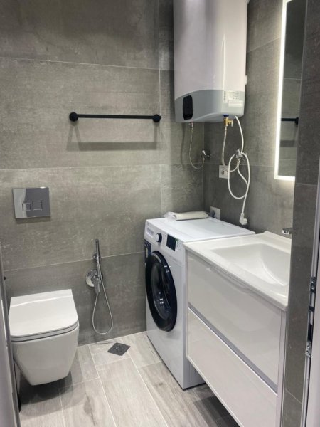 Tirane, jepet me qera apartament 1+1+Ballkon Kati 6, 65 m² 450 € (Don bosko prane supermarket spar)