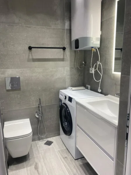 Tirane, jepet me qera apartament 1+1+Ballkon Kati 6, 65 m² 450 € (Don bosko prane supermarket spar)