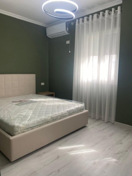 Tirane, jepet me qera apartament 1+1+Ballkon Kati 6, 65 m² 450 € (Don bosko prane supermarket spar)