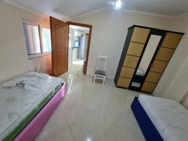 Tirane, jepet me qera apartament 1+1 Kati 3, 55 m² 350 € (Kinostudio)