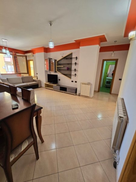 Tirane, shitet apartament 3+1 Kati 5, 126 m² 165.000 € (Astir)