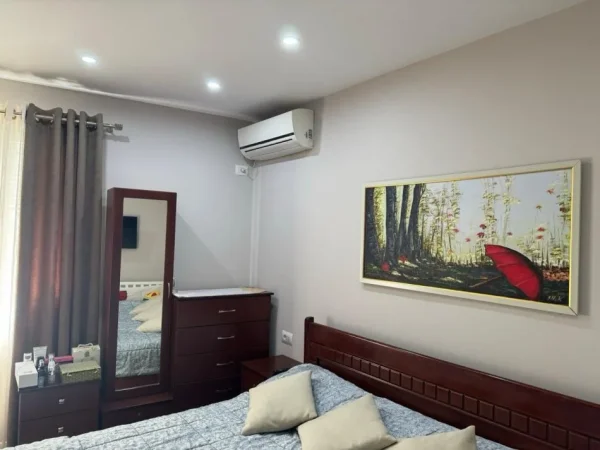 Tirane, jepet me qera apartament 2+1+Ballkon Kati 2, 93 m² 450 € (Rruga Besim alla , prane pallateve cabej)