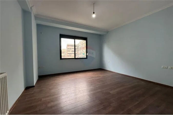 Tirane, jepet me qera apartament 2+1 Kati 5, 124 m² 500 € (Milto Sotir Gura - Astir - Fabrika e Miellit)