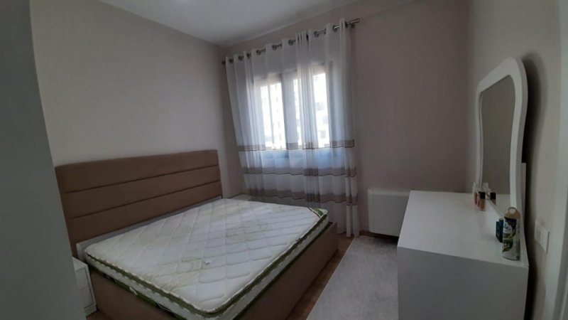 Tirane, jepet me qera apartament 2+1+Aneks+Ballkon Kati 5, 120 m² 800 € (SQUARE 21)
