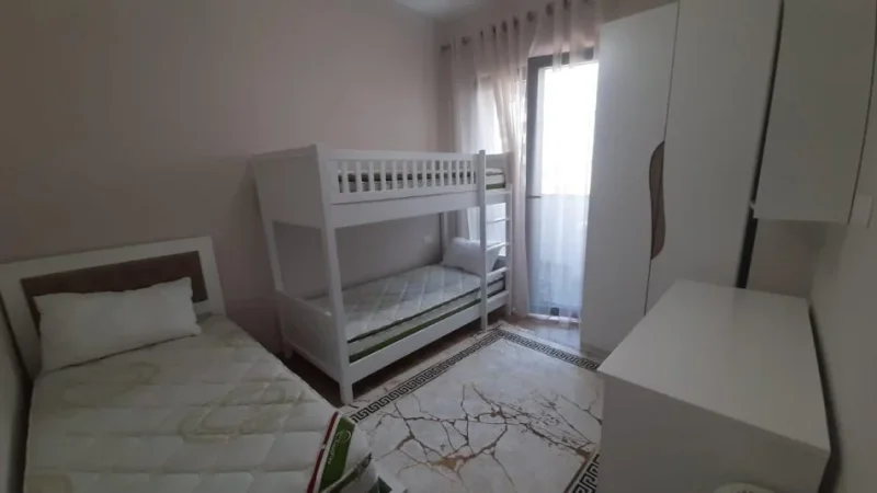 Tirane, jepet me qera apartament 2+1+Aneks+Ballkon Kati 5, 120 m² 800 € (SQUARE 21)