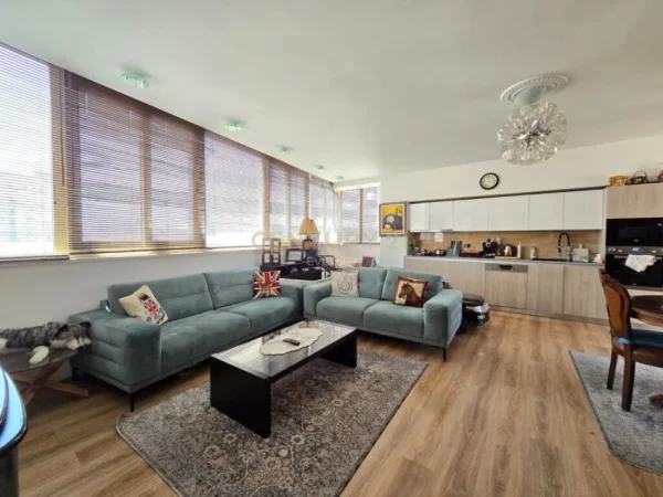 Tirane, shes apartament duplex Dublex Kati 4, 130 m² 320.000 € (Komuna e Parisit Tirana, Albania)