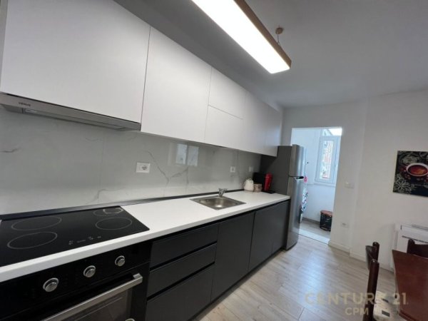 Tirane, shitet apartament 2+1 Kati 3, 71 m² 137.000 € (Pazari Ri)