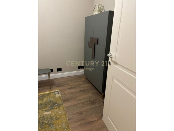 Tirane, jap me qera apartament 2+1 Kati 6, 100 m² 1.200 € (Faik Konica)