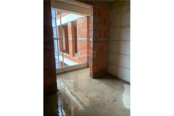 Tirane, shitet apartament 1+1 Kati 8, 63 m² 158.000 € (Rruga Petro Korcari - Prane Kika 2 - Komuna e Parisit)