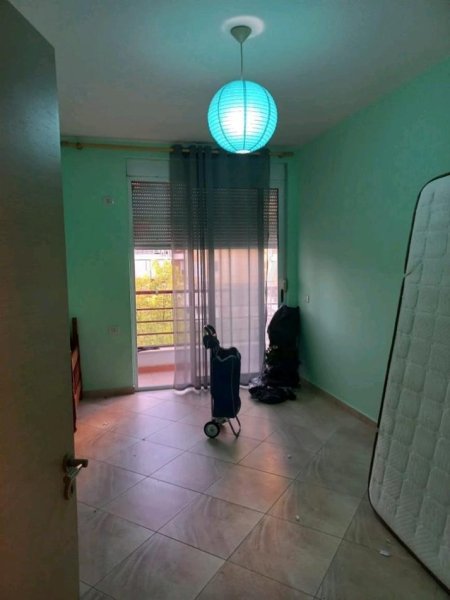 Tirane, jepet me qera apartament 2+1+Aneks+Ballkon Kati 2, 110 m² 450 € (nenkalimi i kodres se diellit)