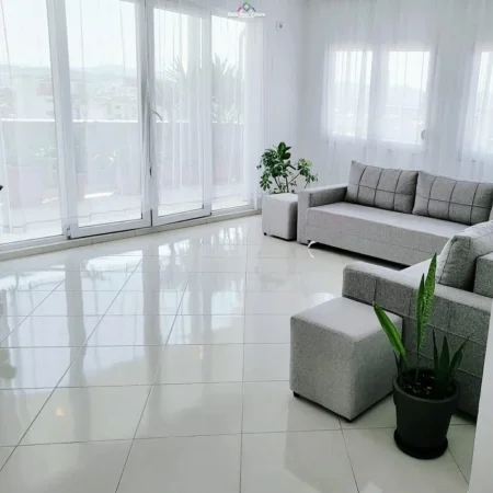 Tirane, jepet me qera apartament 1+1 Kati 6, 86 m² 400 Euro (QSUT)