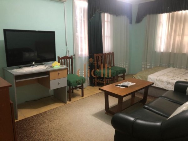 Tirane, jepet me qera apartament 1+1 Kati 4, 450 €