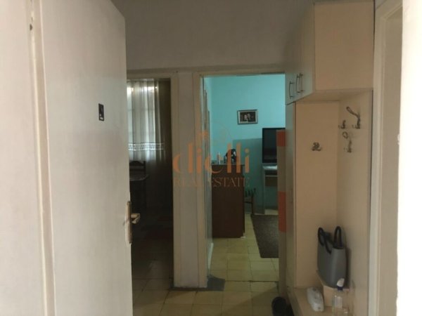 Tirane, jepet me qera apartament 1+1 Kati 4, 450 €